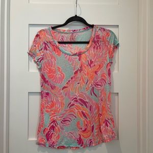 Lilly Pulitzer t-shirt